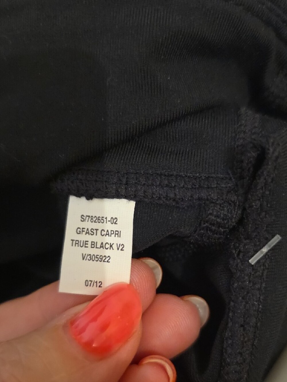 GAP Fit gfast Black Capri Leggings with Wide Waistband - Picture 11 of 11